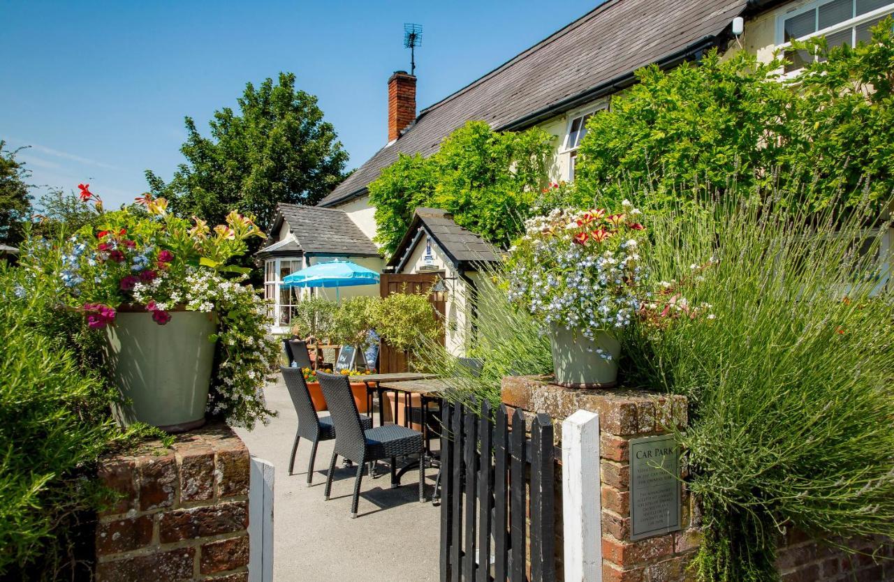 The Cricketers Clavering Εξωτερικό φωτογραφία